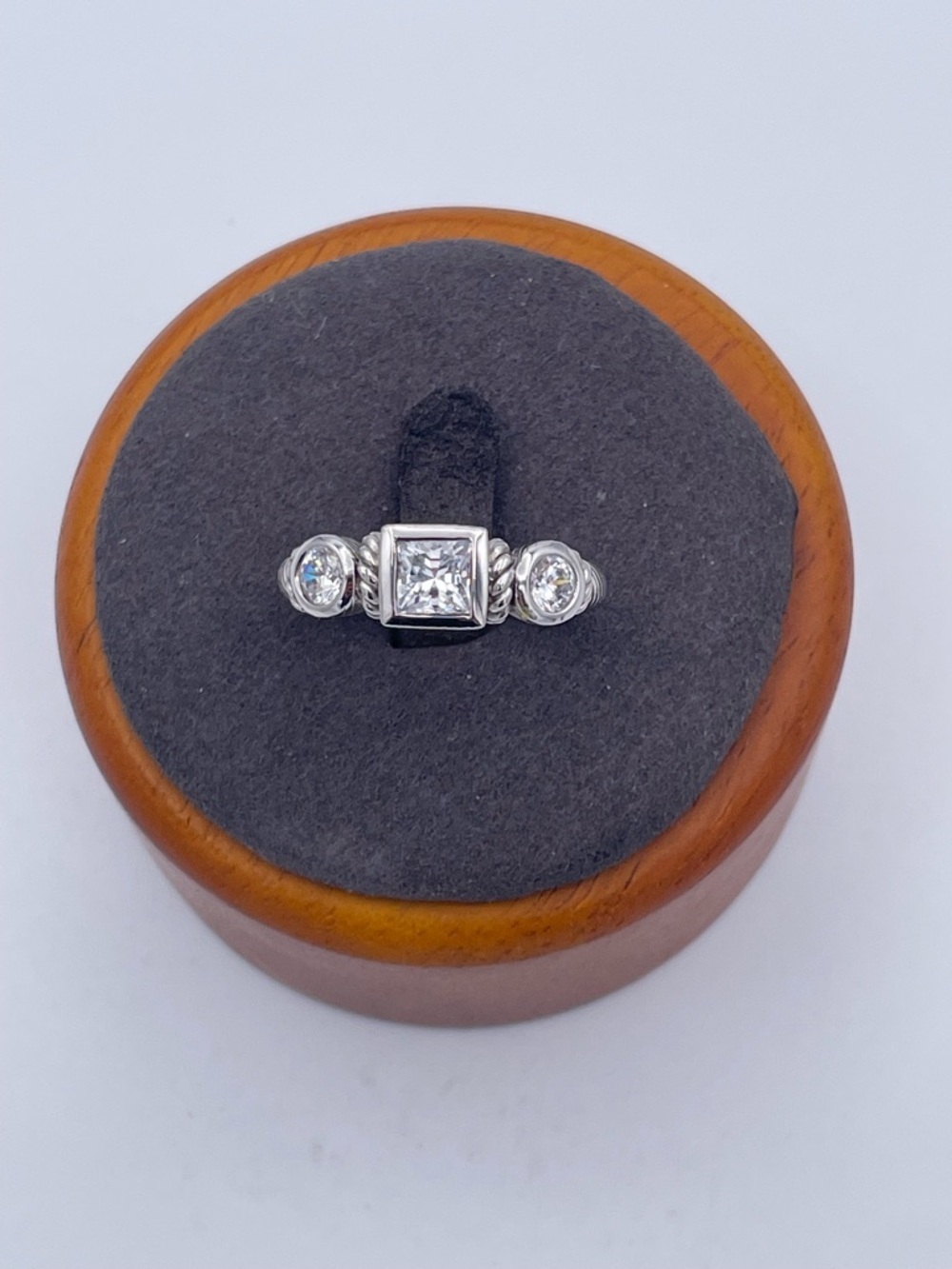 Judith Ripka Sterling Silver 925 CZ Three Stone Ring Princess Cut Center Size 7 - Picture 6 of 6